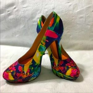 NIB Nine West “Makaylao” Heels, Multicolor 5M